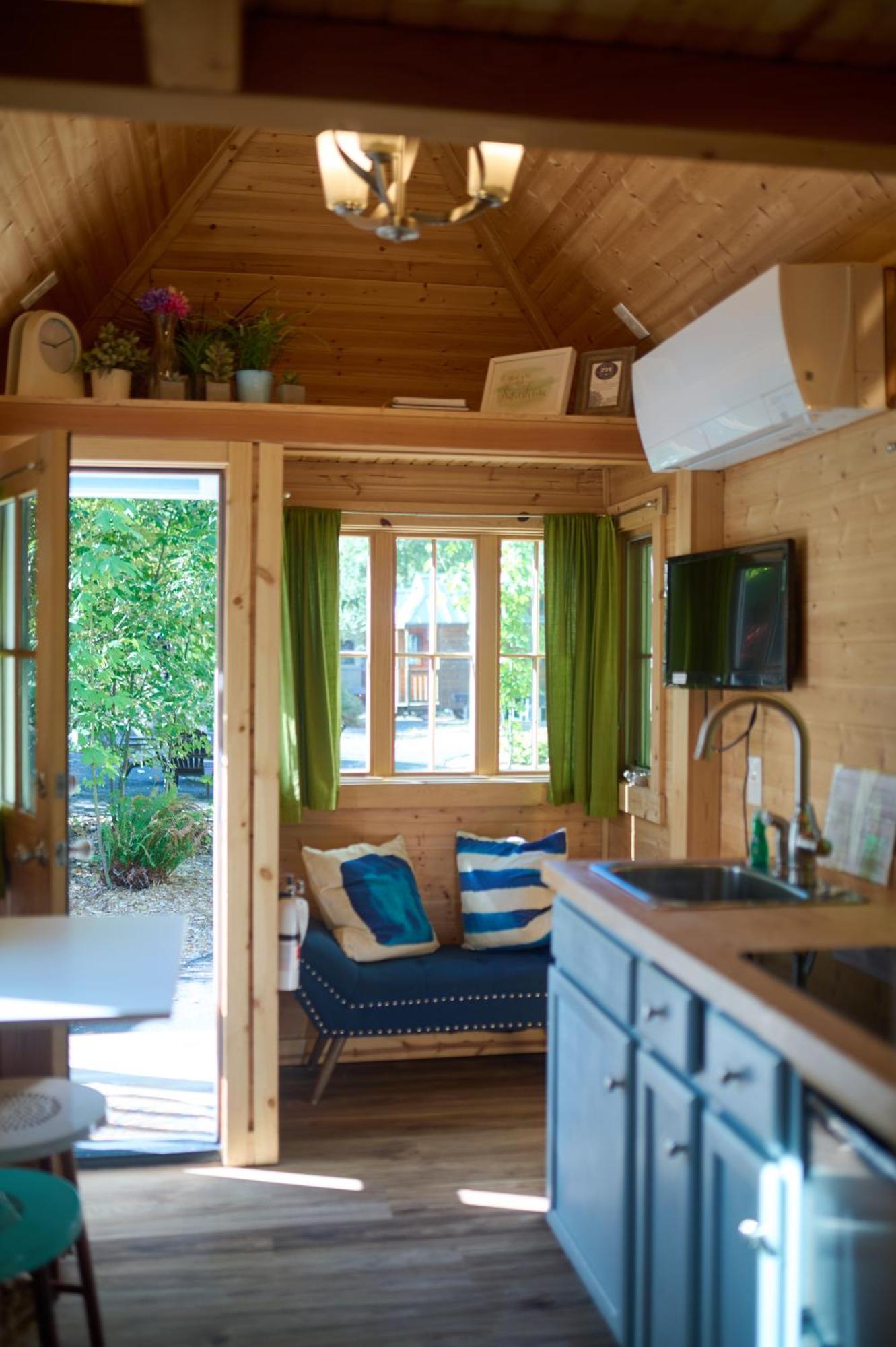 Mt Hood Tiny House Village Welches Exterior photo
