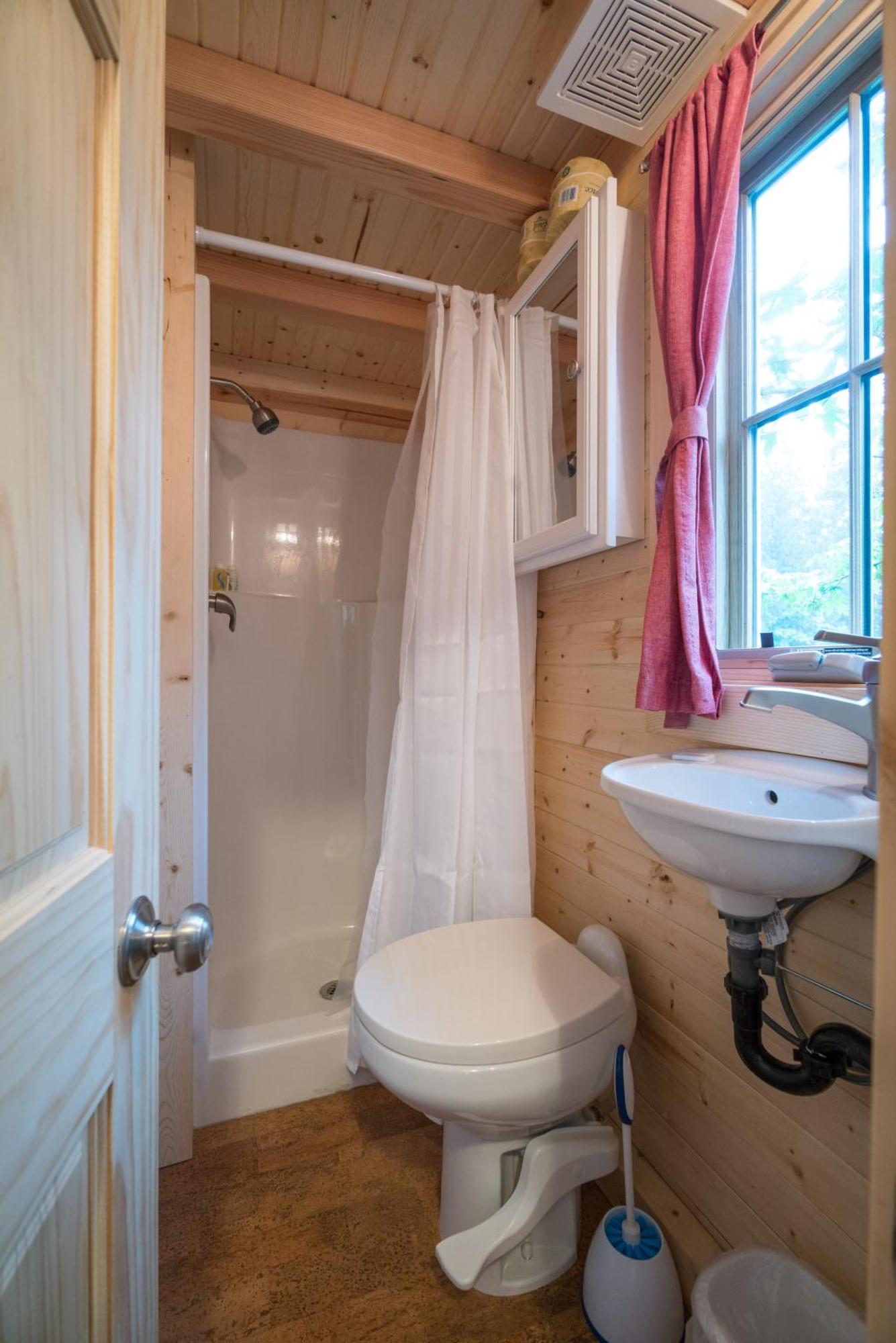 Mt Hood Tiny House Village Welches Exterior photo